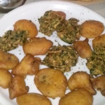 Viharin.com- assorted vegetable pakoras