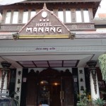 Viharin.com-Entrance at hotel Manang