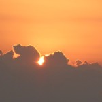 Viharin.com-  Sun peeping from clouds