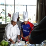 Viharin.com- Mayank Agarwal preparing smoothie