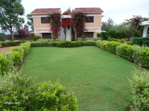 Viharin.com- Another section of cottages surrounding a garden