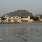 Viharin.com- Beautiful view of Pushkar Lake