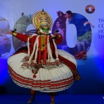 Viharin.com- Kathakali dancer