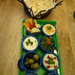 Viharin.com- Pita with hummus and other sauces