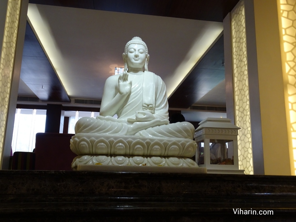 Viharin.com- Statue of Buddha