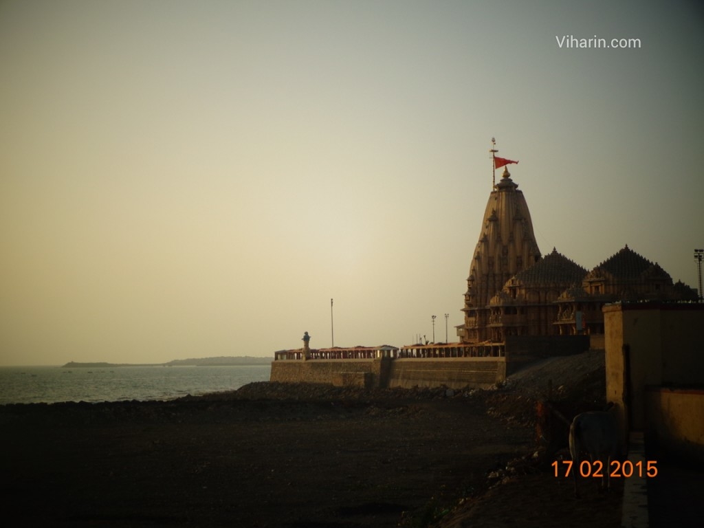 Viharin.com-Arabian-Sea-behind-Somnath-Temple