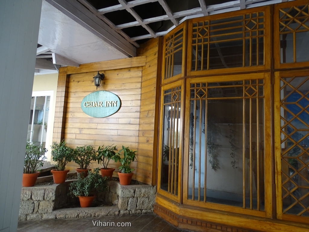 Viharin.com- Entrance at Cedar Inn