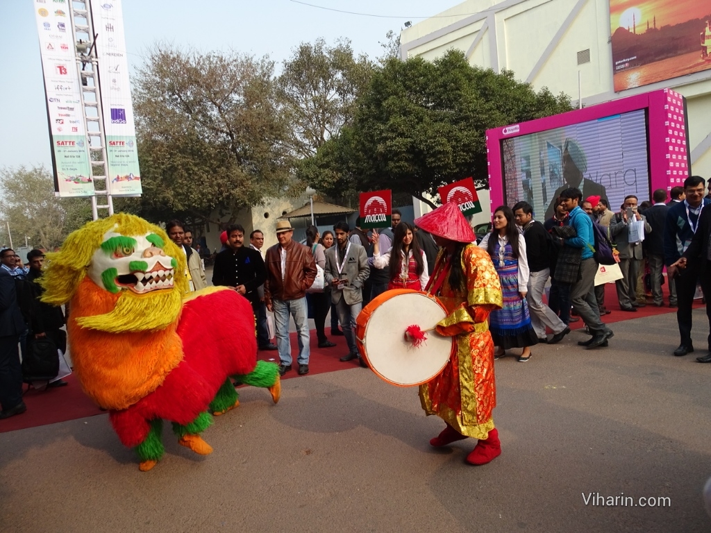 Viharin.com- Festival presentation outside the hall 12