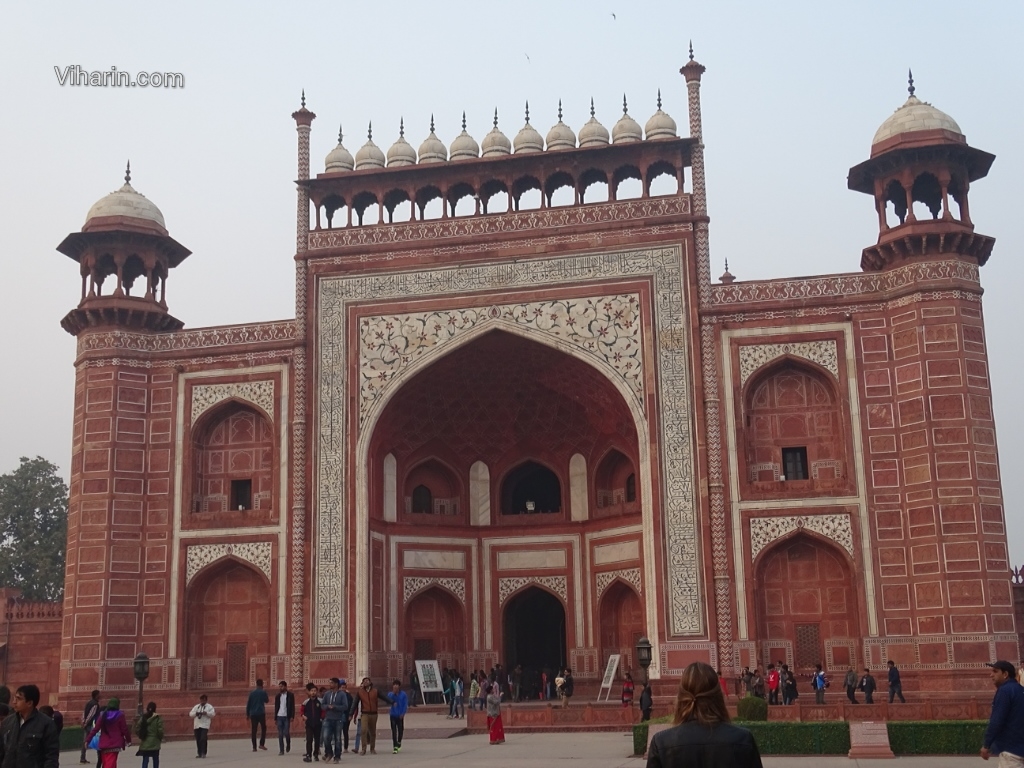 Viharin.com- Gate at The Taj Mahal