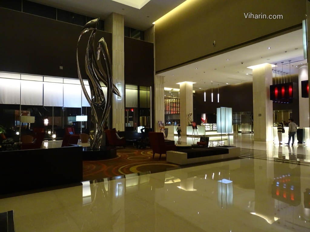 Viharin.com- Lobby with incredibly beautiful art work