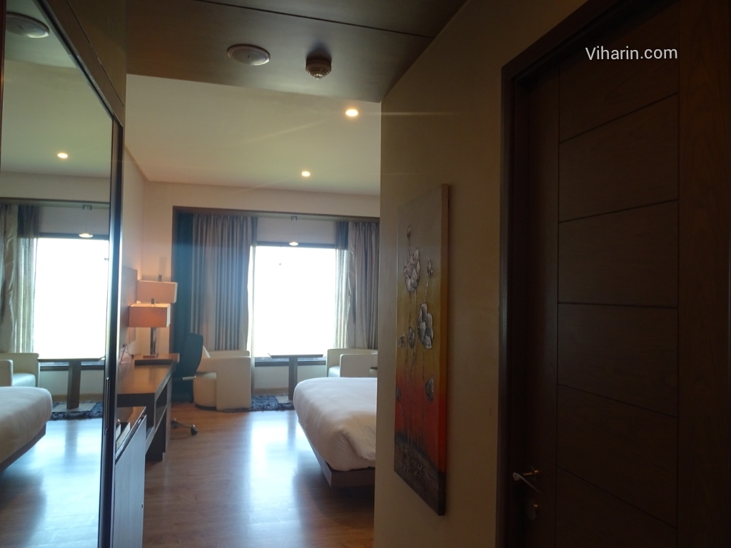 Viharin.com- Entrance to the room