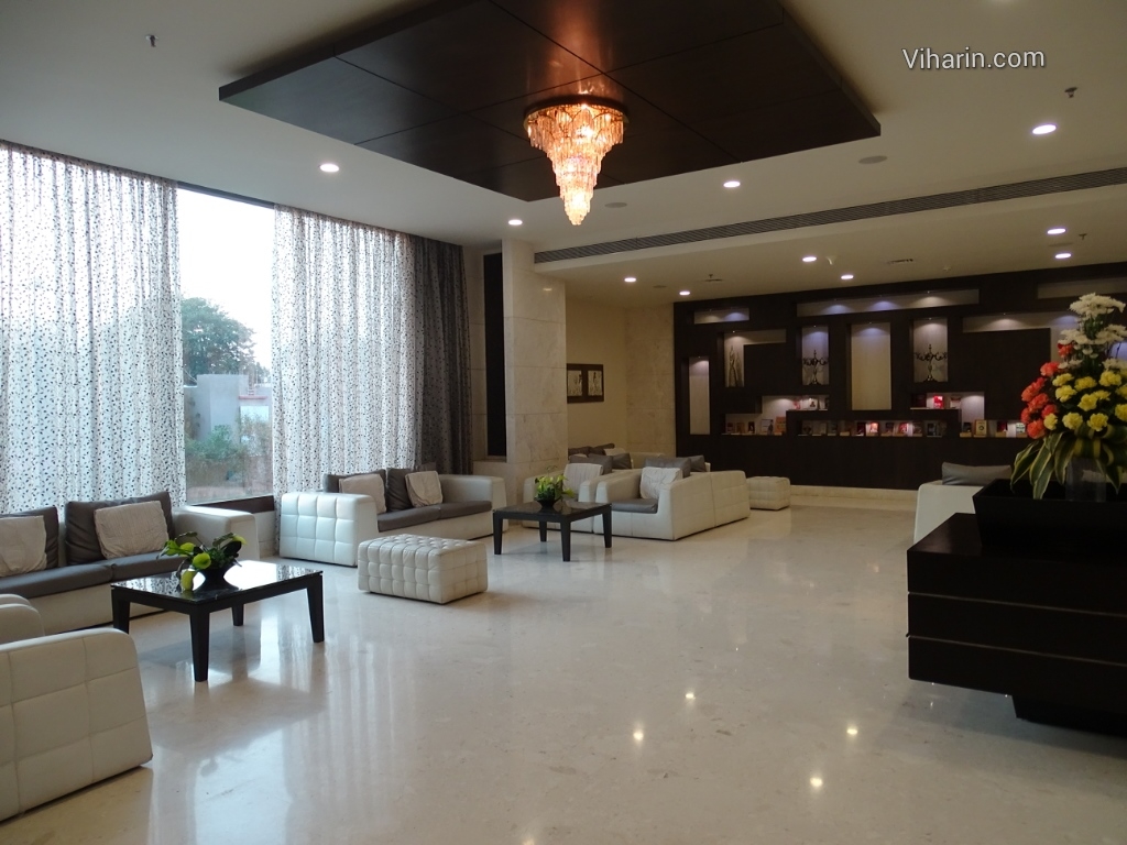 Viharin.com- Lounge at the lobby