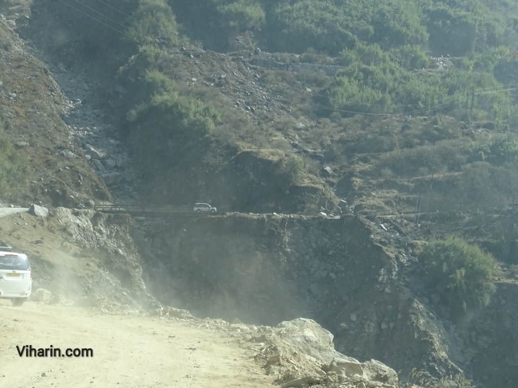 Viharin.com- On the way to Nathula Pass