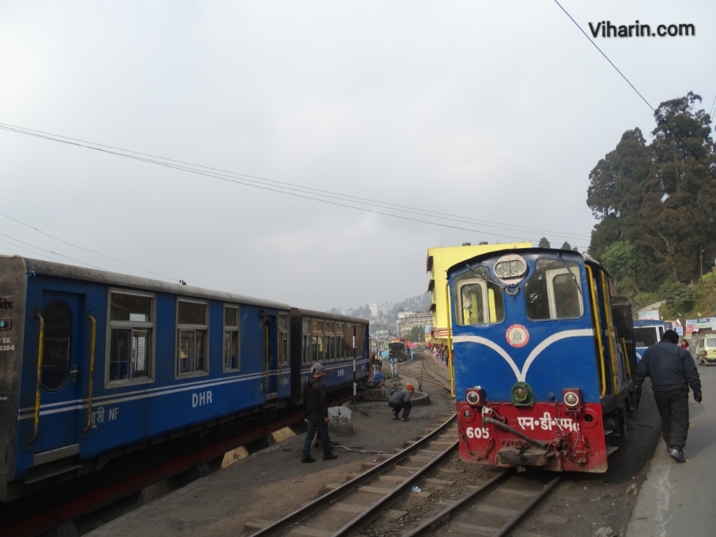 Viharin.com- Toy trains in yard