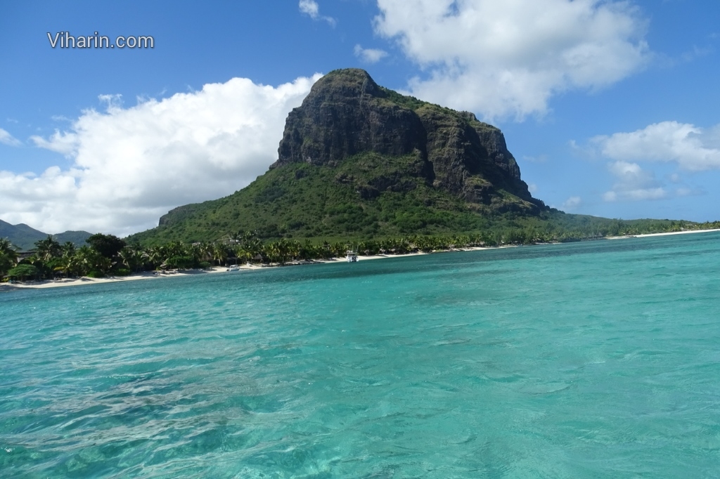 Viharin.com- Le Morne Rock