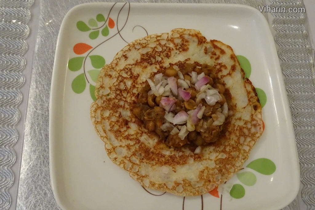 Viharin.com- Onion Uttapam with Chhole