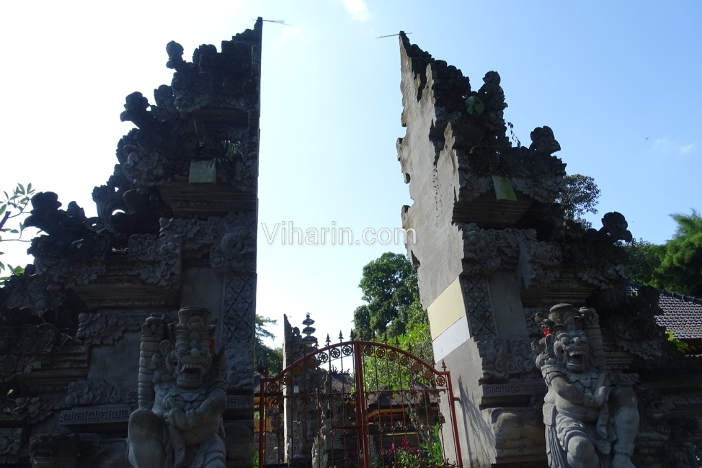 Viharin.com- Entrance to the Temple at Champuhan