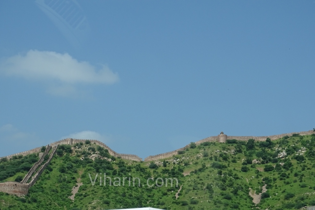 Viharin-com-Necklace of hills of Jaipur