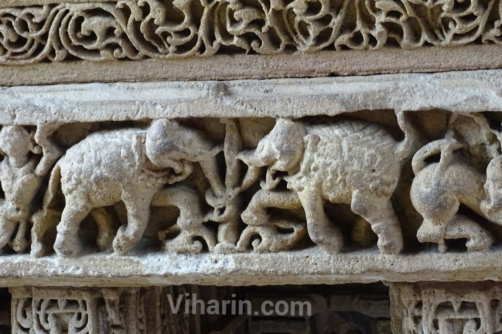 viharin-com-beautifully-carved-elephants
