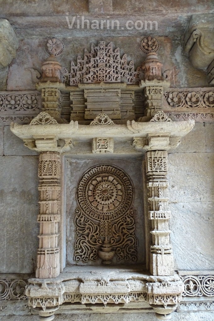 viharin-com-diya-in-window-style-carving