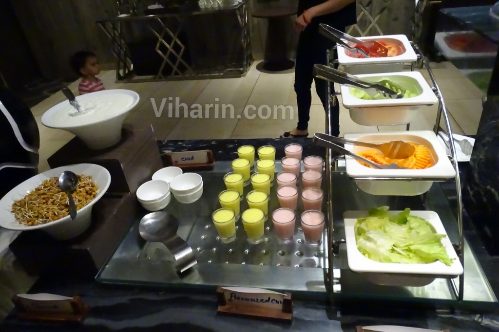 viharin-com-salads-counter
