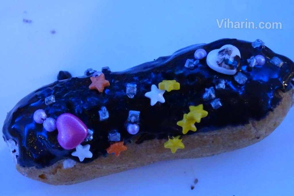 viharin-com-eclair-decorated-by-my-elder-one