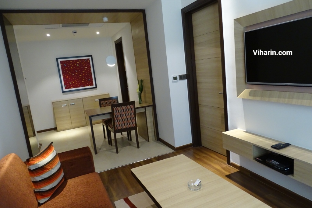 Viharin.com- Living room at Luxury Suite