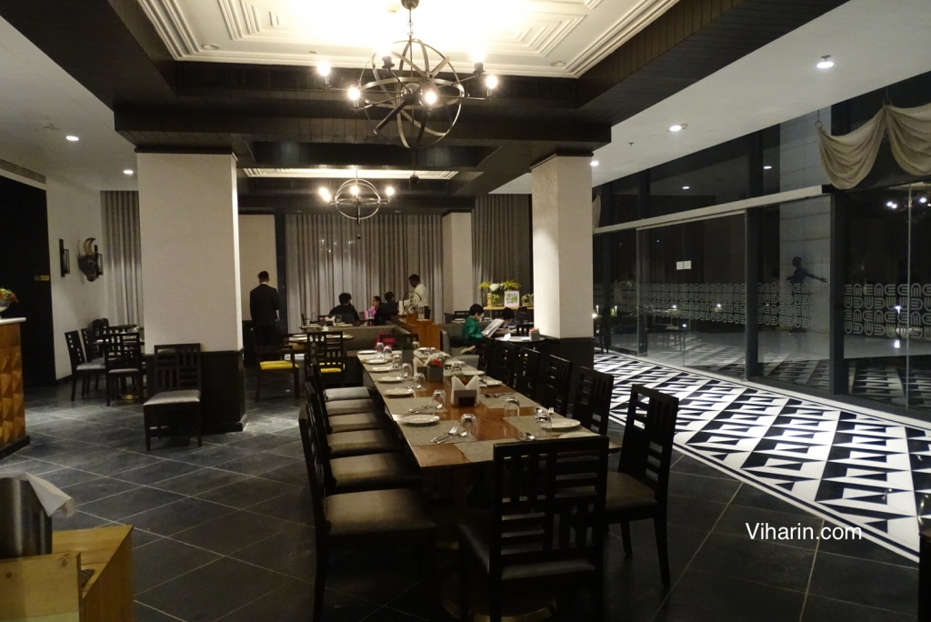 Viharin.com- Ambiance of On Kourse Restaurant 