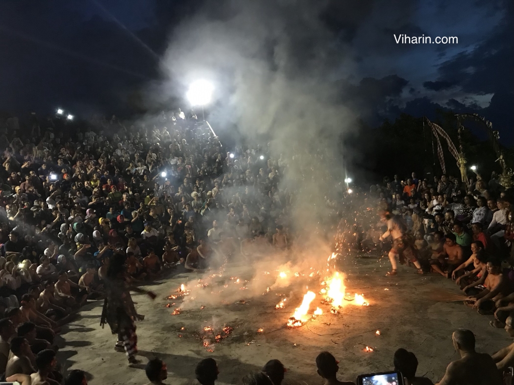 Kecak dance at Uluwutu Temple